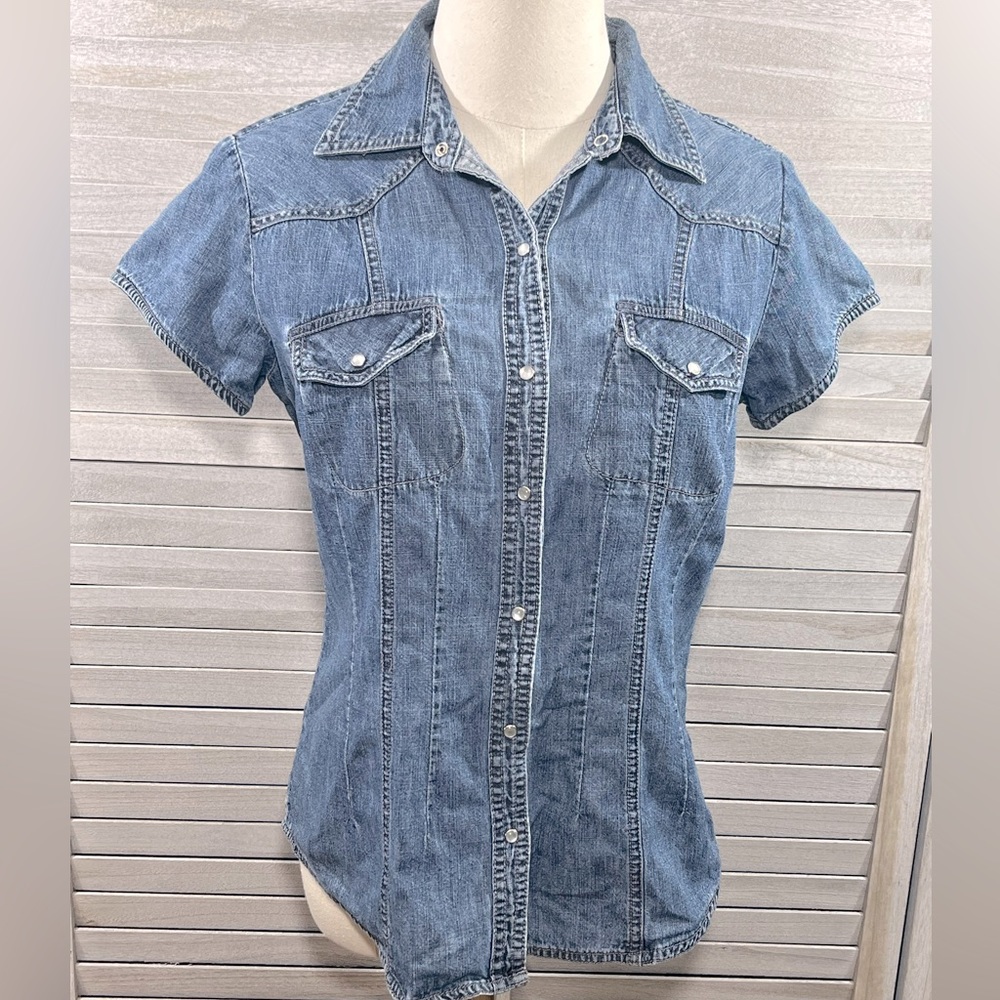FADED GLORY Denim Shirt Vintage Short Sleeves w Pearly Snap Front-4/6